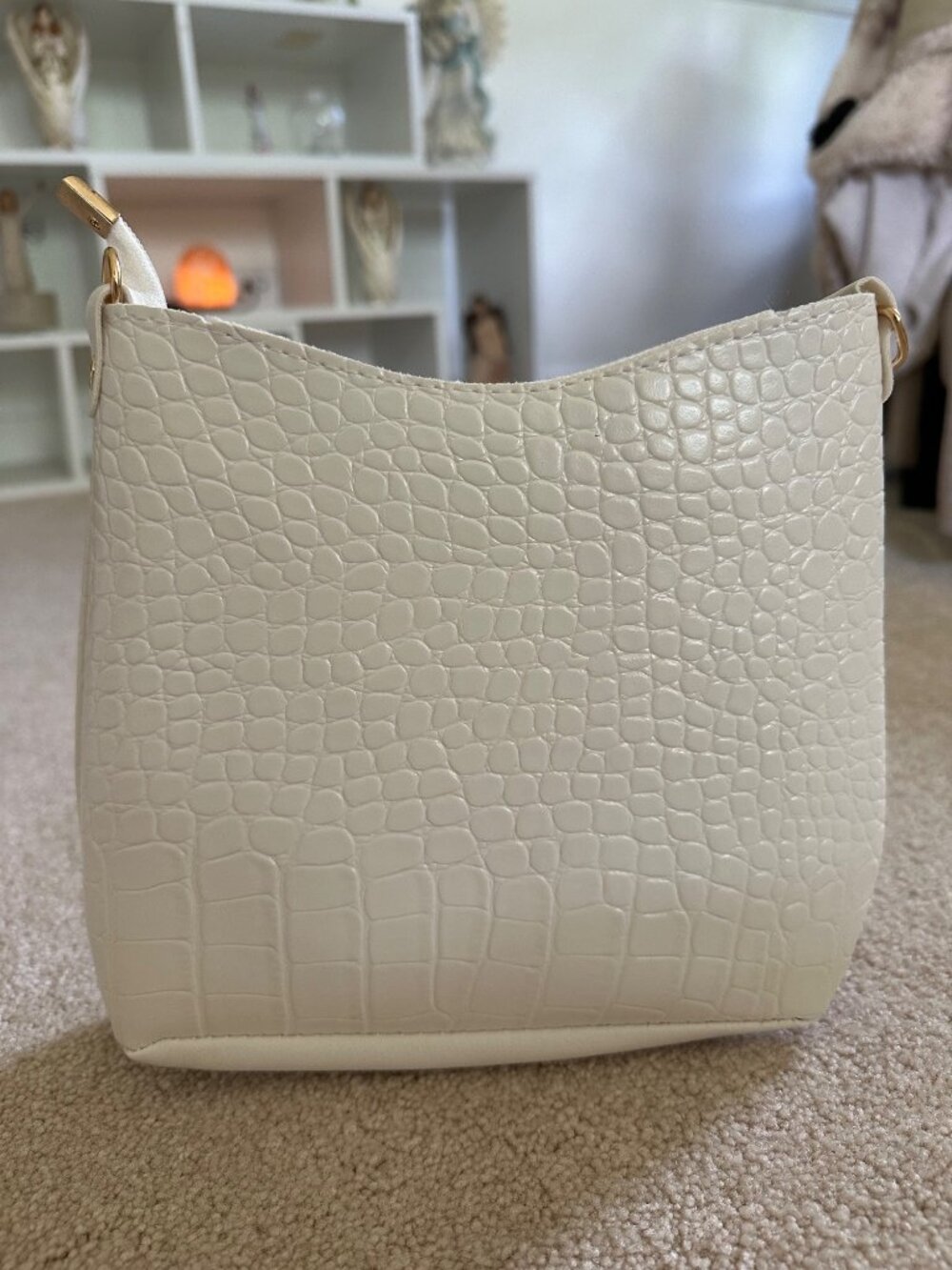 Sunnycity Milano Italy White Faux Croc Shoulder Bag With Gold Accents - Picture 9 of 16